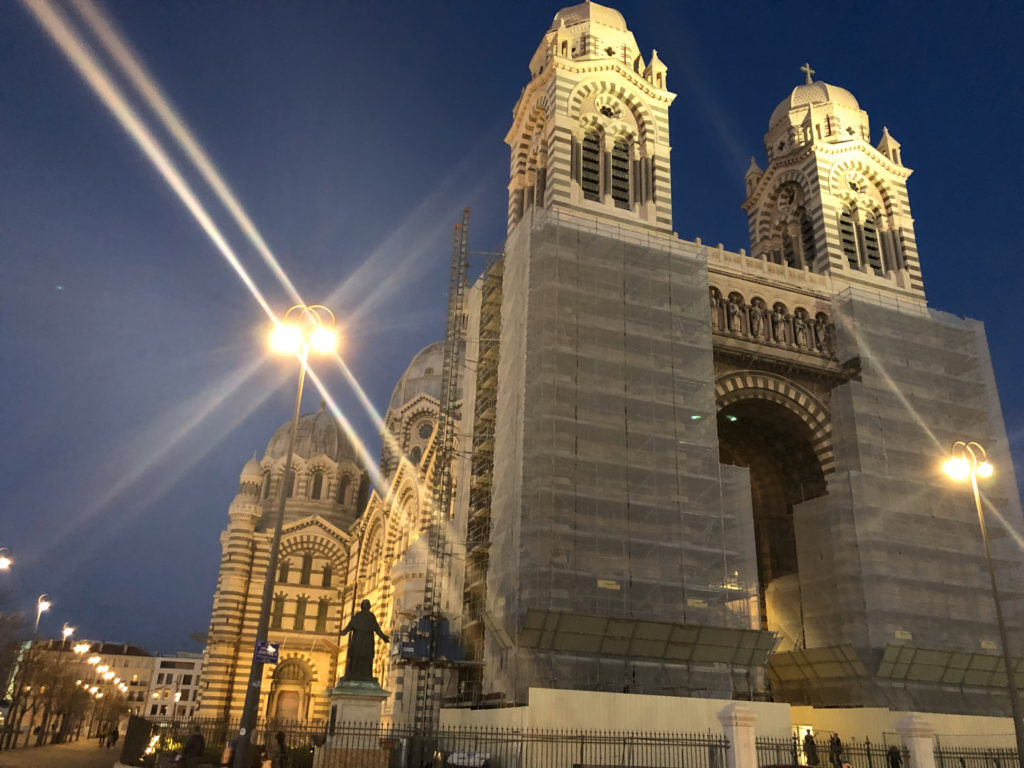 クリスマスのマルセイユ大聖堂はこんな感じ マルセイユ旅行記19 筋トラマンblog